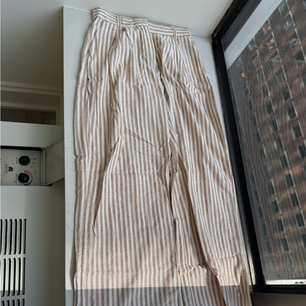 Abercrombie & Fitch Striped Beige and White Pants